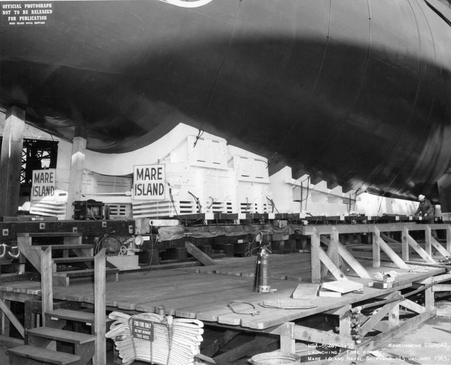 Click image for larger version

Name:	ssbn 642 on blocks.jpg
Views:	1
Size:	91.0 KB
ID:	63715