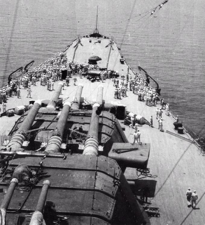 Click image for larger version

Name:	Yamato from bridge bw.jpg
Views:	1
Size:	94.6 KB
ID:	63727