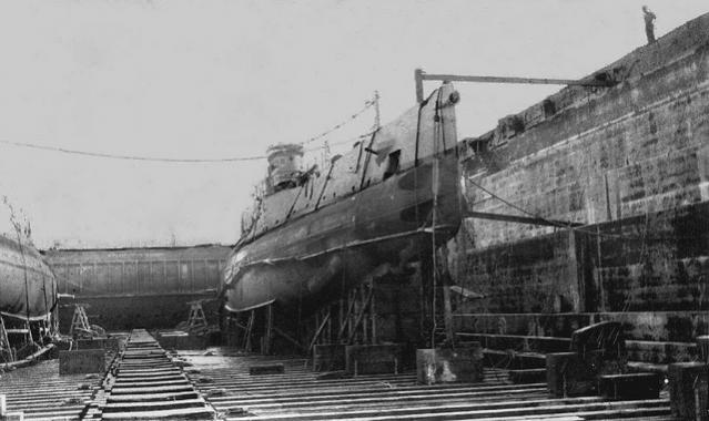 Click image for larger version

Name:	s-26 drydock.jpg
Views:	1
Size:	37.4 KB
ID:	63935