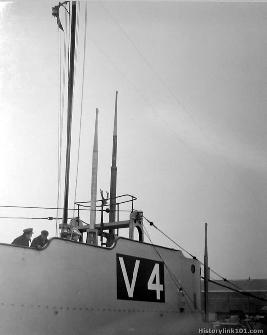 Click image for larger version

Name:	V4 masts.jpg
Views:	1
Size:	37.7 KB
ID:	63970