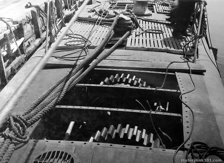 Click image for larger version

Name:	V4 windlass.jpg
Views:	1
Size:	95.2 KB
ID:	63974