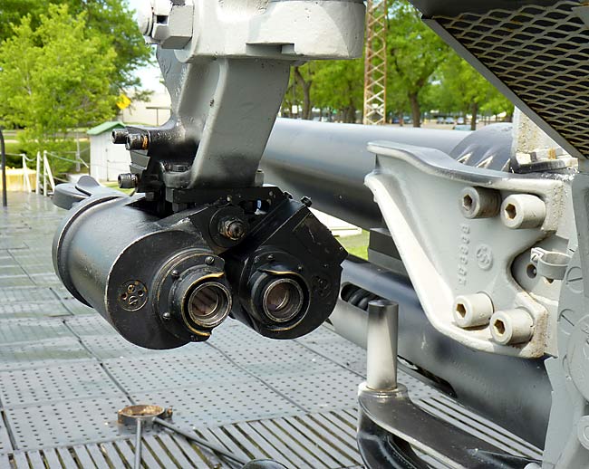 Click image for larger version

Name:	40USSCodDeckGunSightingBinoculars.jpg
Views:	1
Size:	73.2 KB
ID:	66258