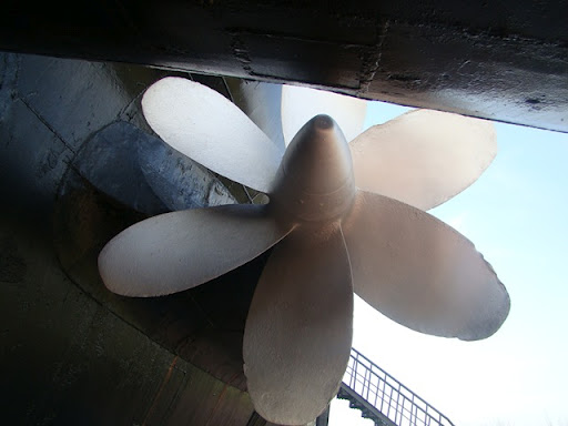 Click image for larger version

Name:	propeller[2] Foxtrot.jpg
Views:	2
Size:	39.3 KB
ID:	68017