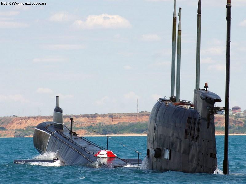 Click image for larger version

Name:	Foxtrot surfacing.jpg
Views:	1
Size:	52.9 KB
ID:	68590