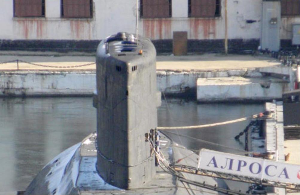 Click image for larger version

Name:	Alrosa sail rear zoom.jpg
Views:	1
Size:	68.7 KB
ID:	72998