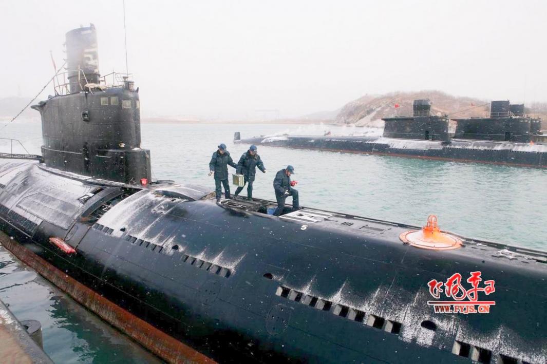 Click image for larger version

Name:	2 QINGDAO SSBNS1 Jianggezhuang Submarine Base PLAN North Sea Fleet Type 092 SSBN  Type 0911 SSN .jpg
Views:	1
Size:	93.1 KB
ID:	73036