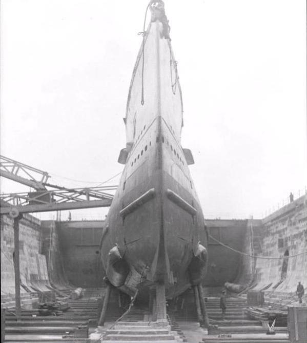 Click image for larger version

Name:	S4  drydock.jpg
Views:	1
Size:	35.4 KB
ID:	75038