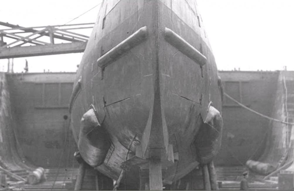 Click image for larger version

Name:	S4 drydock close.jpg
Views:	1
Size:	54.1 KB
ID:	75039