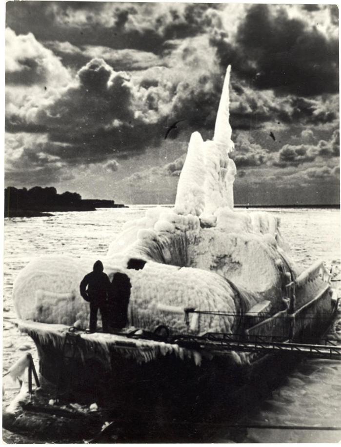 Click image for larger version

Name:	665 ice weird.jpg
Views:	1
Size:	87.8 KB
ID:	75486