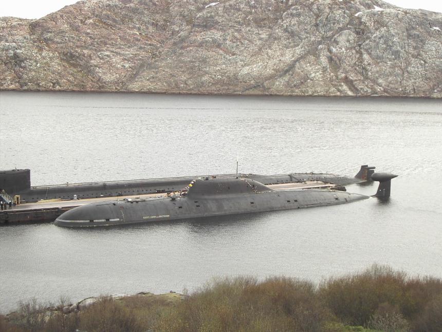 Click image for larger version

Name:	Akula length versus mod yankee.jpg
Views:	1
Size:	97.1 KB
ID:	75496