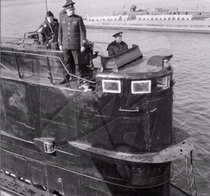 Click image for larger version

Name:	Whiskey sail guys zoom.jpg
Views:	1
Size:	69.0 KB
ID:	75878