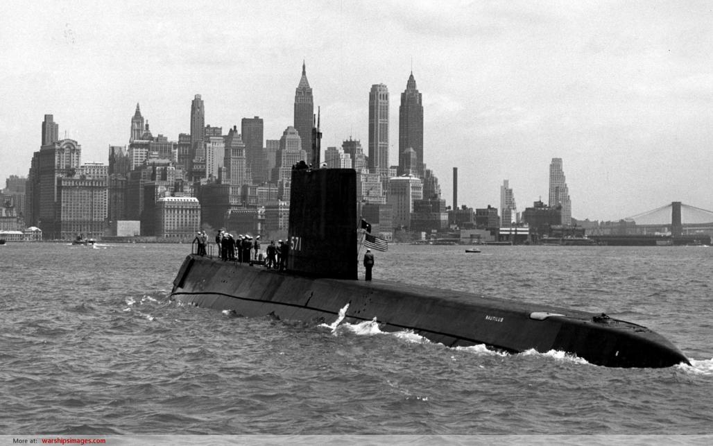 Click image for larger version

Name:	uss-nautilus-paying-a-visit-to-nyc-probably-mid-50s.jpg
Views:	1
Size:	97.7 KB
ID:	76546
