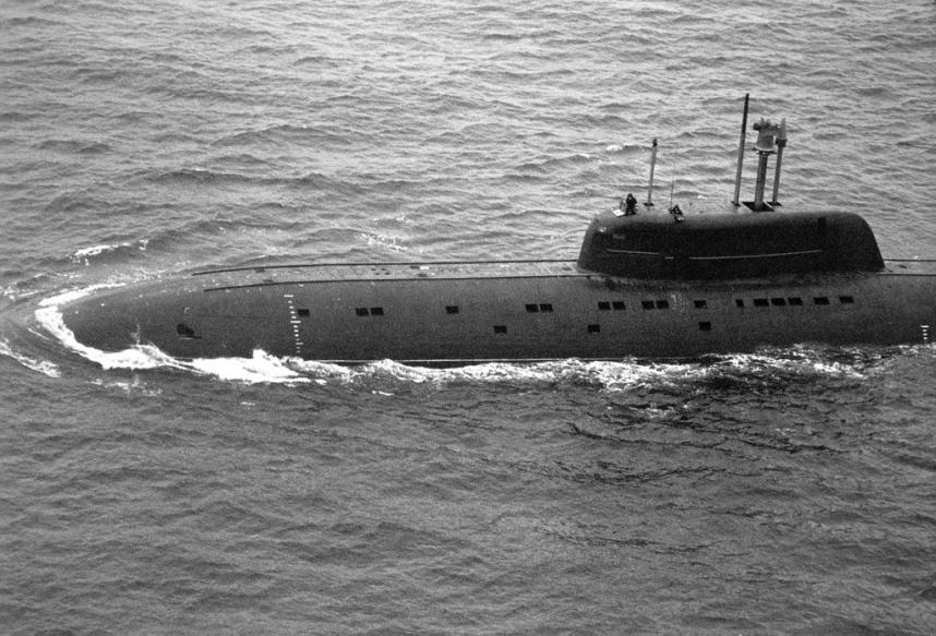 Click image for larger version

Name:	1024px-Sierra_class_submarine.jpg
Views:	1
Size:	98.2 KB
ID:	81590