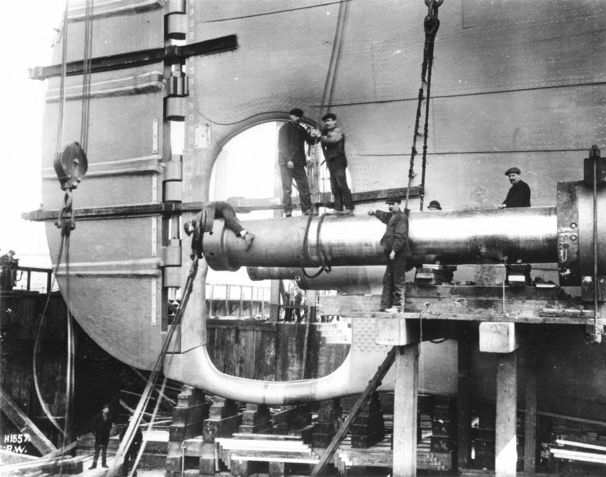 Click image for larger version

Name:	RMS_Titanic's_propeller_shaft_installation.jpg
Views:	1
Size:	94.5 KB
ID:	91862