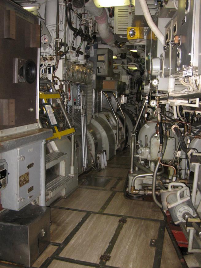 Click image for larger version

Name:	Albacore machinery.jpg
Views:	1
Size:	94.9 KB
ID:	64788