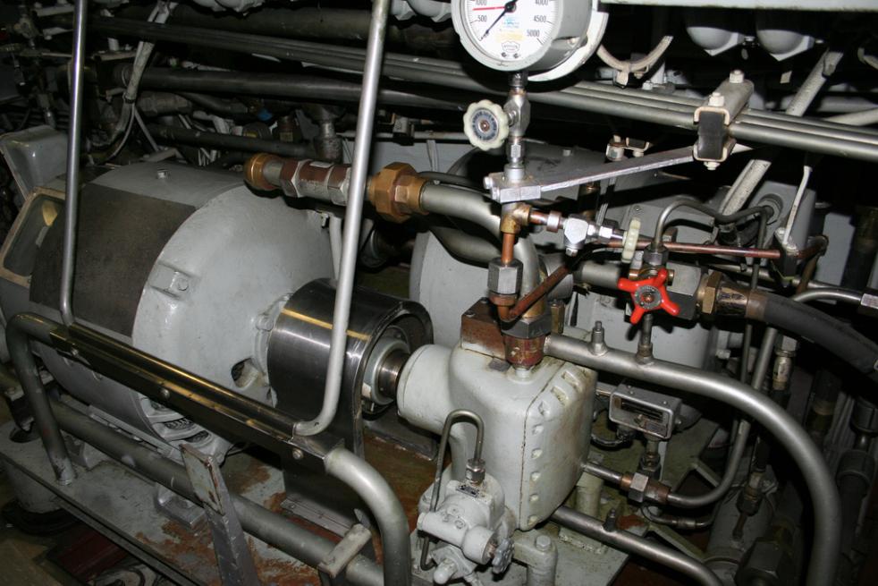 Click image for larger version

Name:	Albacore generator.jpg
Views:	1
Size:	95.1 KB
ID:	64791