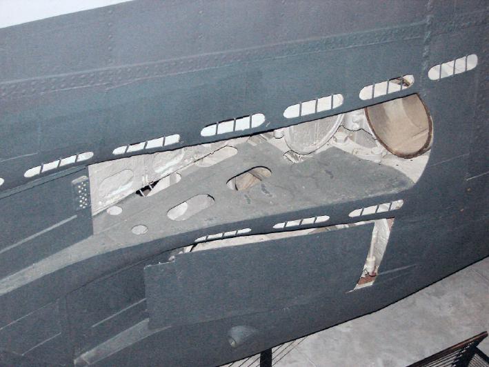 Click image for larger version

Name:	U995doors.jpg
Views:	166
Size:	52.7 KB
ID:	109995