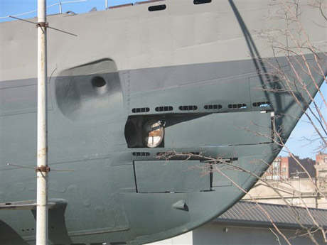 Click image for larger version

Name:	U995tubes.jpg
Views:	157
Size:	44.9 KB
ID:	109996