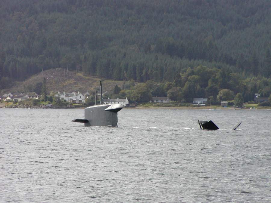 Click image for larger version

Name:	boat_dolfijn4_exitreentry_trimming_sept2003_scotland.jpg
Views:	1
Size:	73.4 KB
ID:	61888