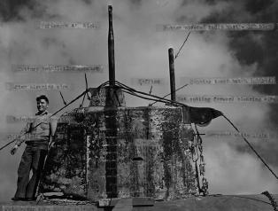 Click image for larger version

Name:	archive_conningtower.jpg
Views:	208
Size:	26.8 KB
ID:	112423