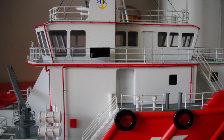 Click image for larger version

Name:	tug boat detail 1.jpg
Views:	119
Size:	61.2 KB
ID:	115472