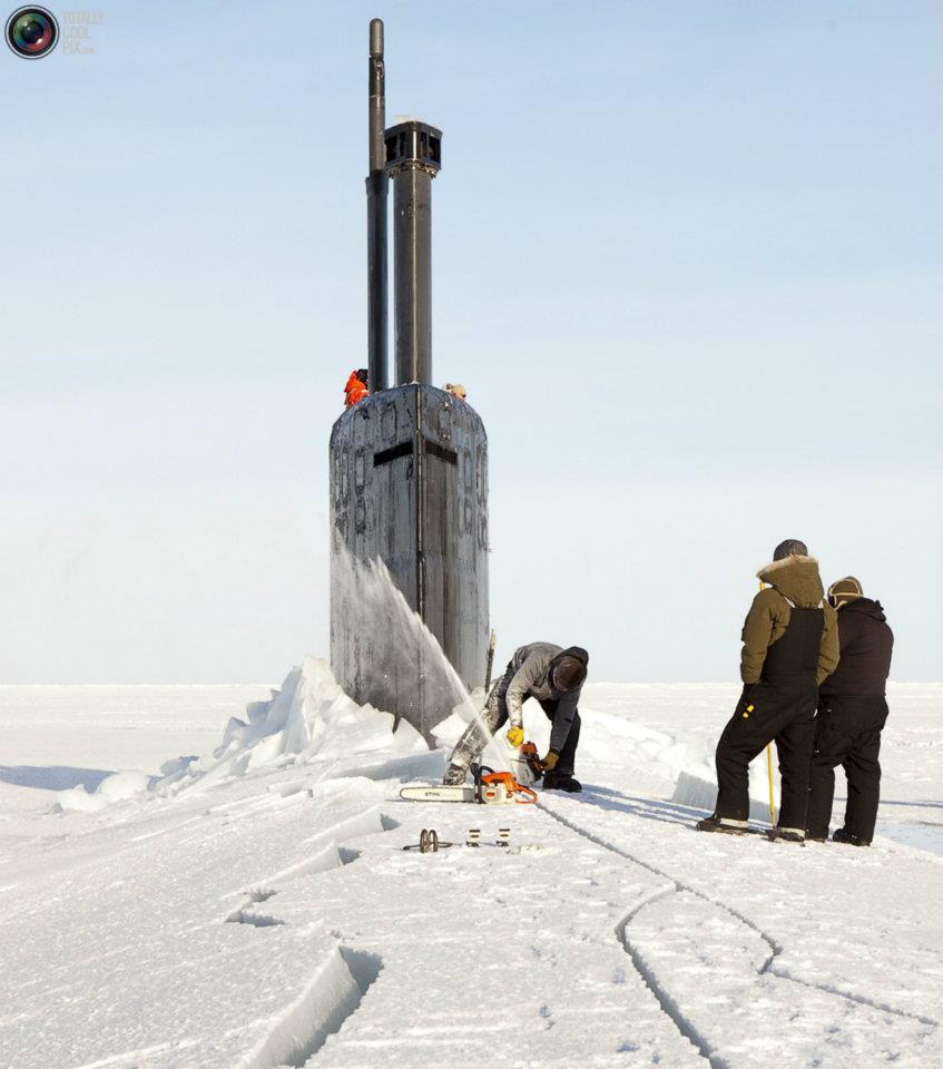 Click image for larger version

Name:	Seawolf thru ice.jpg
Views:	1
Size:	71.1 KB
ID:	67614