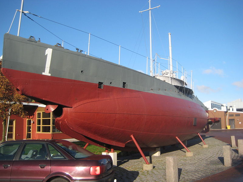 Click image for larger version

Name:	800px-First_Swedish_Submarine.JPG
Views:	1
Size:	74.8 KB
ID:	72822