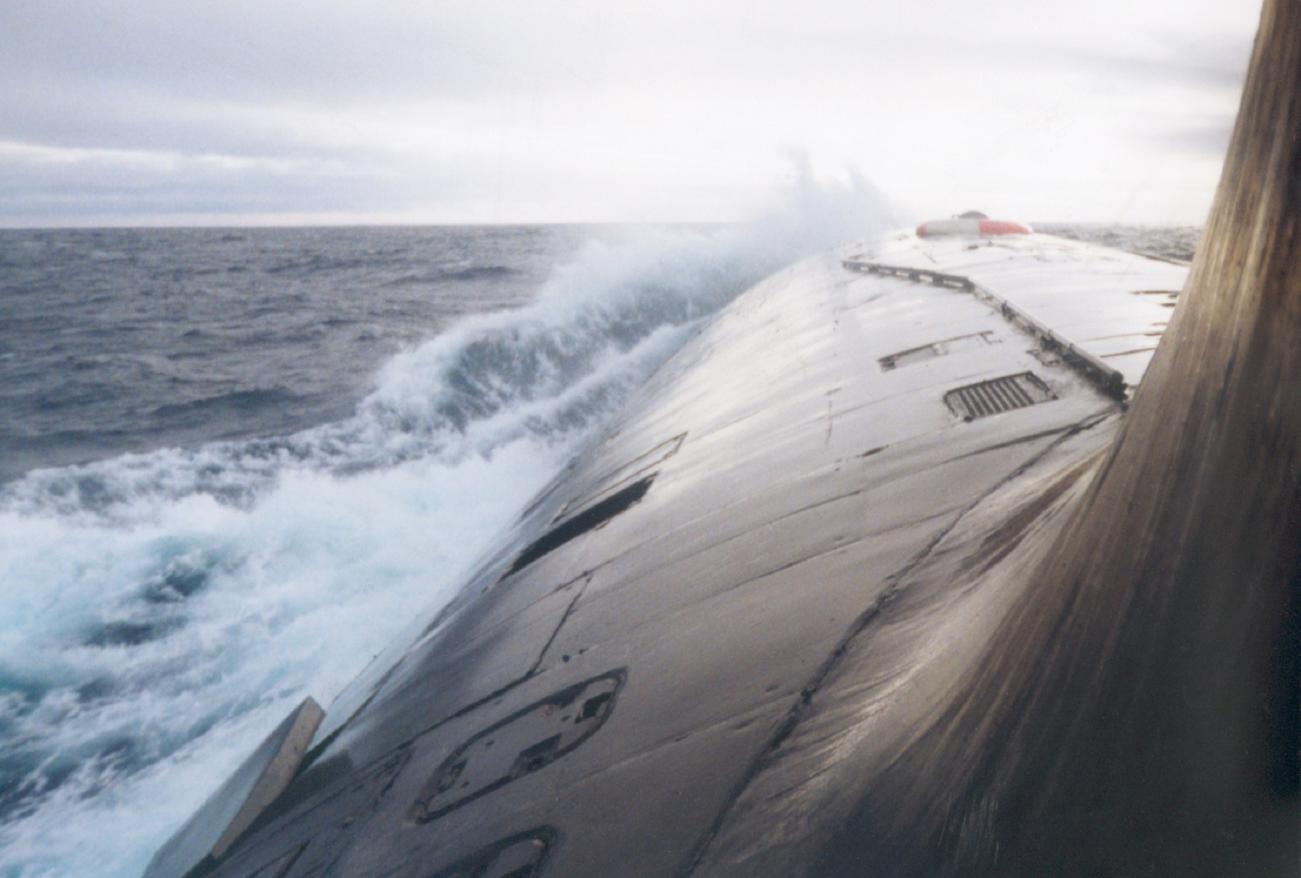 Click image for larger version

Name:	Akula looking back.jpg
Views:	2
Size:	86.5 KB
ID:	75524