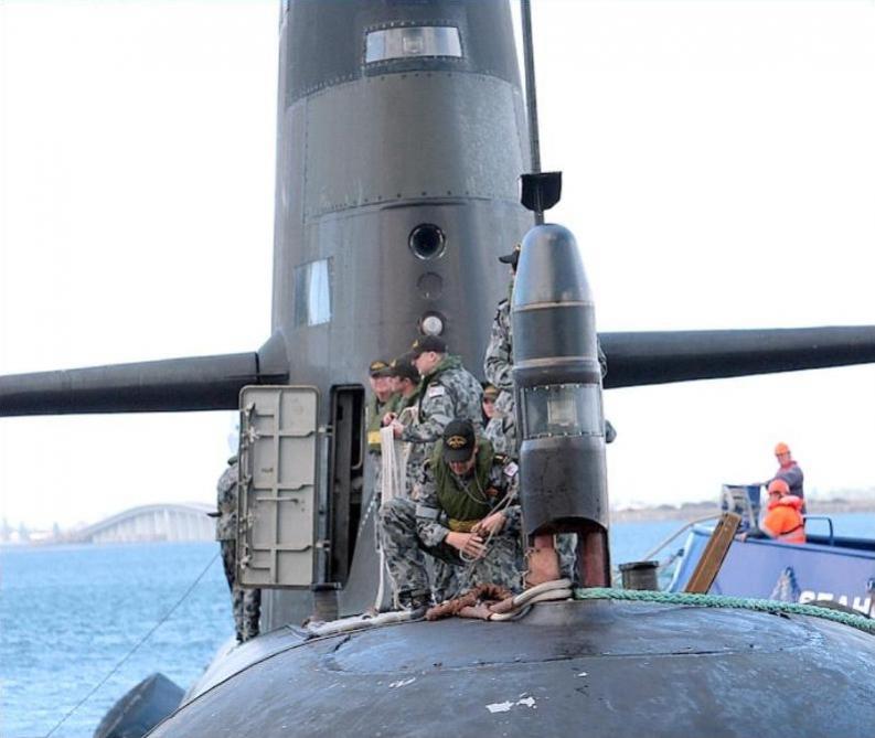Click image for larger version

Name:	HMS Duchaineax people zoom.jpg
Views:	1
Size:	55.2 KB
ID:	77024