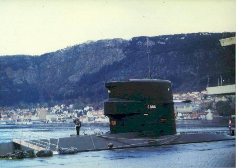 Click image for larger version

Name:	boat_zwaardvis2_bergen_harbor.jpg
Views:	1
Size:	52.7 KB
ID:	83556