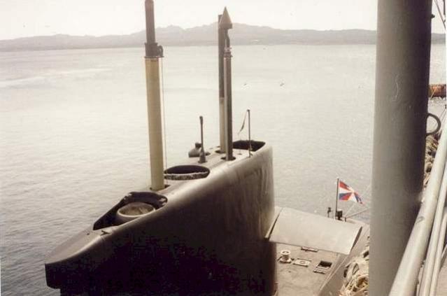 Click image for larger version

Name:	boat_tijgerhaai2_sail_uss_as33_simon_lake_1993_4.jpg
Views:	1
Size:	27.8 KB
ID:	83565