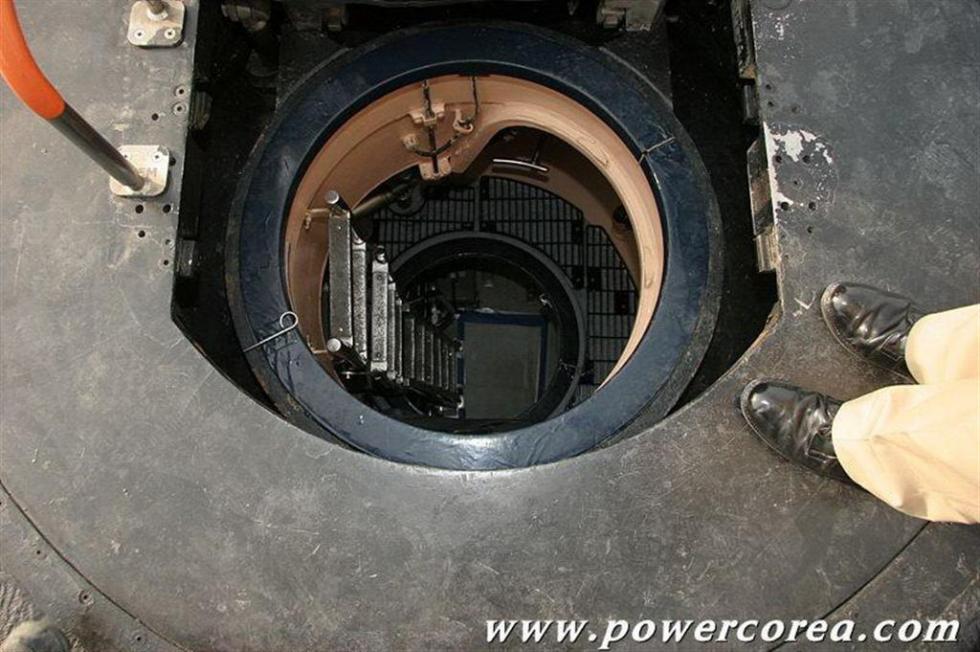 Click image for larger version

Name:	Los ang hatch hole.jpg
Views:	1
Size:	96.1 KB
ID:	84315