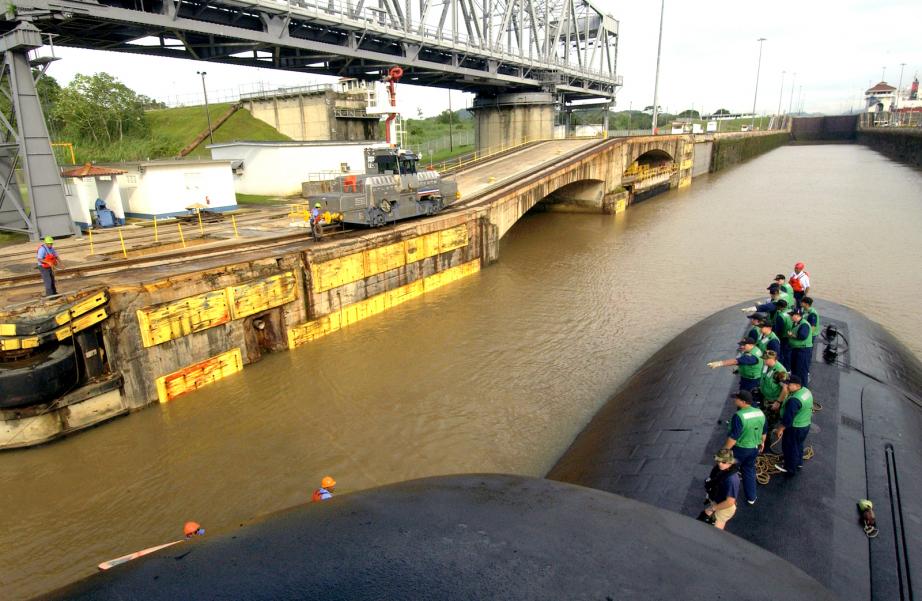 Click image for larger version

Name:	Portsmouth at Panama canal.jpg
Views:	1
Size:	98.5 KB
ID:	84667