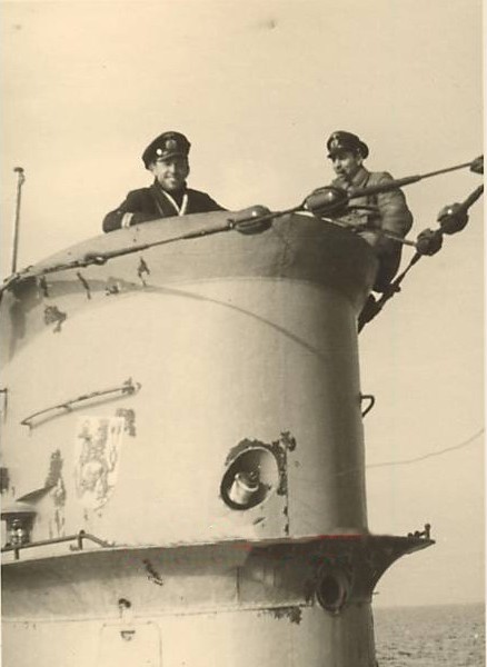 Click image for larger version

Name:	u557emblmelatral.jpg
Views:	2
Size:	43.7 KB
ID:	61960