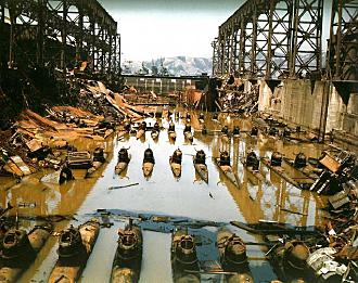 Click image for larger version

Name:	Midget_submarines_dry_dock_kure_f06023.jpg
Views:	1
Size:	99.9 KB
ID:	74674