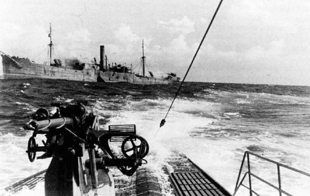 Click image for larger version

Name:	U-123 departs sinking ship in 1942.jpg
Views:	1
Size:	94.1 KB
ID:	65694