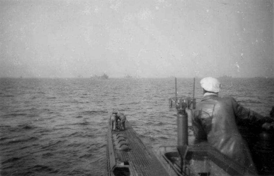 Click image for larger version

Name:	uboat-stalking-a-convoy-1943-uboataces.com.jpg
Views:	41
Size:	37.7 KB
ID:	118138