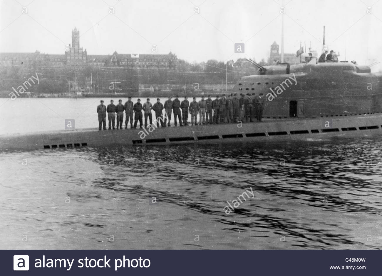 Click image for larger version

Name:	german-u-boat-type-xxi-in-the-port-of-muerwik-1945-C45M0W.jpg
Views:	76
Size:	380.9 KB
ID:	118999