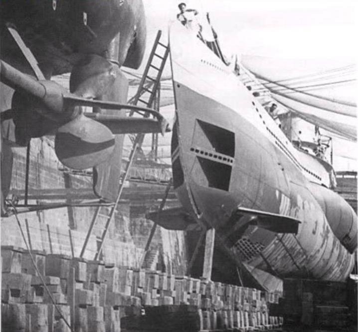 Click image for larger version

Name:	U99 at Lorient closer.jpg
Views:	1
Size:	63.9 KB
ID:	73569