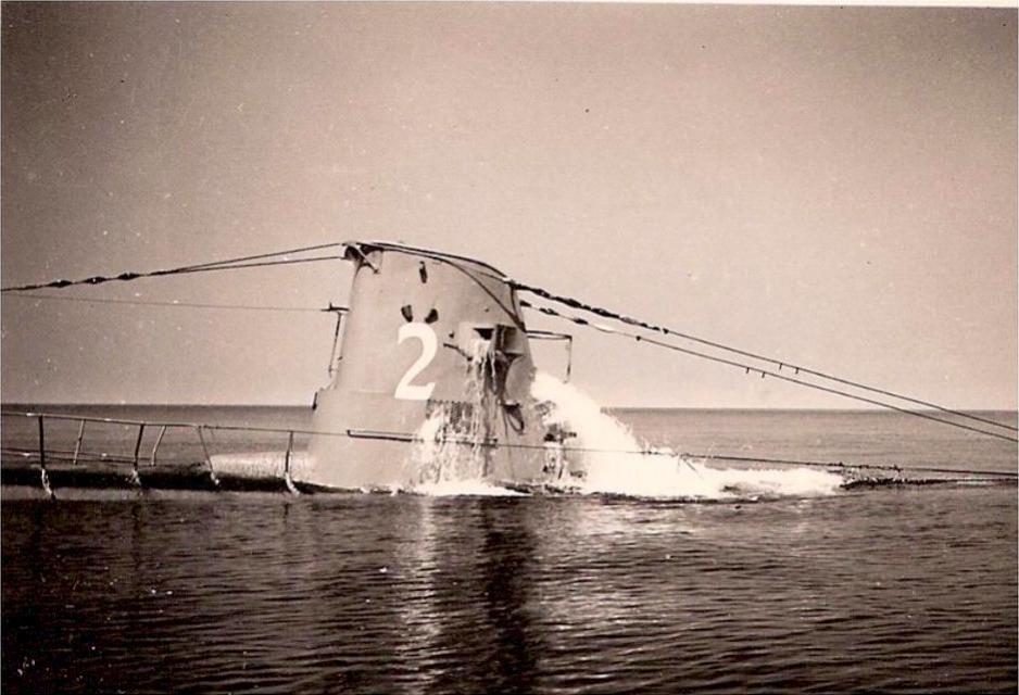 Click image for larger version

Name:	U2 surfacing closer.jpg
Views:	1
Size:	79.1 KB
ID:	73687