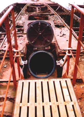 Click image for larger version

Name:	aft-torp-hatch.jpg
Views:	1
Size:	40.5 KB
ID:	73681