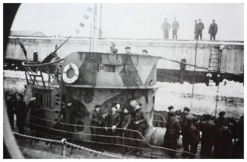 Click image for larger version

Name:	U-25-Le19fvrier1940WilhelmshavenLes6pavillonsnationauxmarquentencorelesvictoires.jpg
Views:	1
Size:	53.4 KB
ID:	73914
