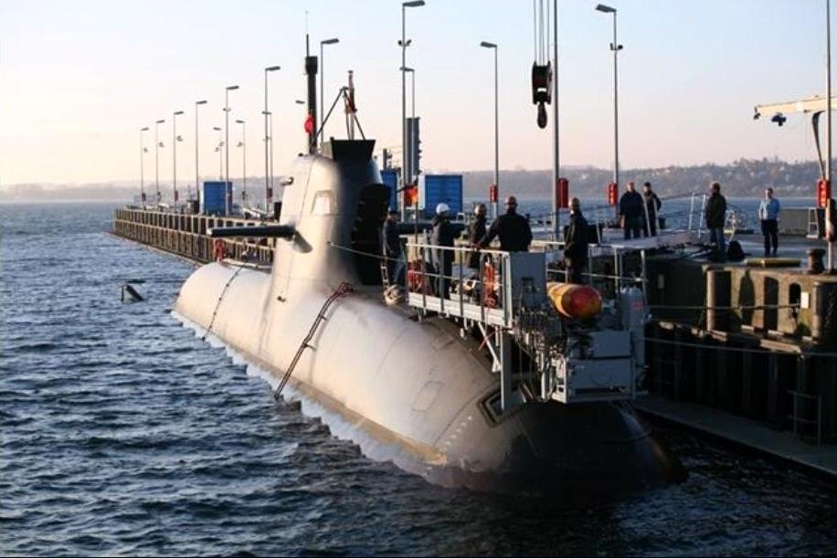 Click image for larger version

Name:	Type 212 torp load zoom-001.JPG
Views:	1
Size:	84.0 KB
ID:	74272