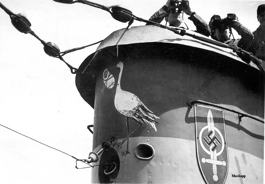 Click image for larger version

Name:	U-52 watch officers on the conning tower.jpg
Views:	1
Size:	97.4 KB
ID:	75741