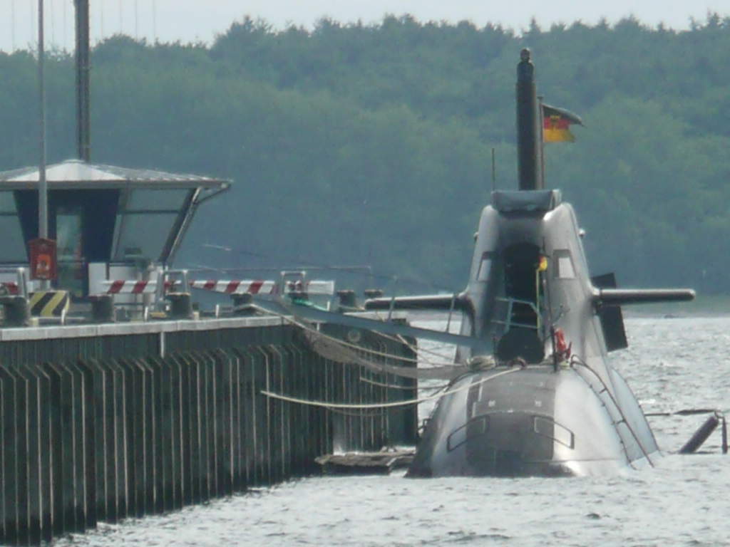 Click image for larger version

Name:	Type 212 docked.jpg
Views:	1
Size:	88.7 KB
ID:	76165