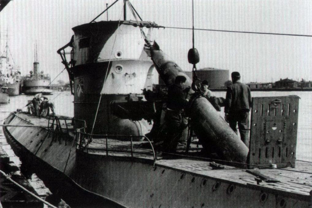 Click image for larger version

Name:	U-25 type 1 u-boat m-boat german submarine swastika beach moored1.jpg
Views:	1
Size:	94.7 KB
ID:	76166