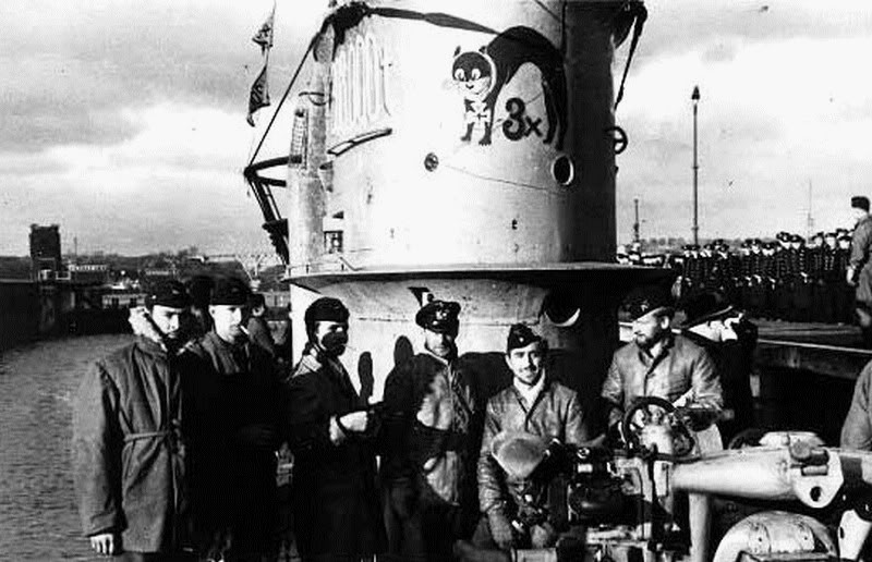 Click image for larger version

Name:	U-48-Retourdemission-Photosouvenir.jpg
Views:	1
Size:	85.5 KB
ID:	81866