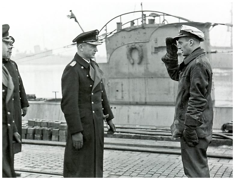 Click image for larger version

Name:	U-61-ObltOestensalueDnitz-Wilhelmshavenle27fvrier1940.jpg
Views:	1
Size:	85.8 KB
ID:	82733