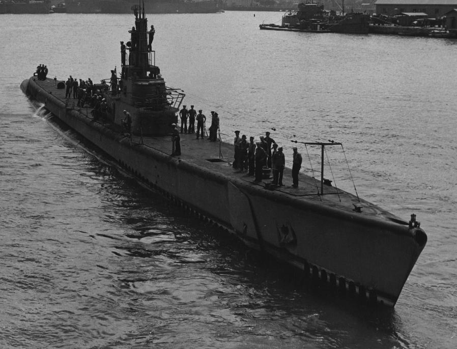 Click image for larger version

Name:	21 weathered - USS Angler SS-240.jpg
Views:	1
Size:	95.7 KB
ID:	68250