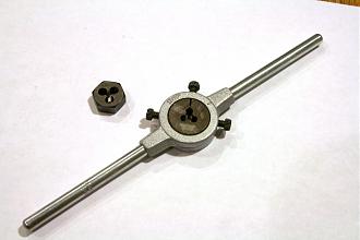 Click image for larger version

Name:	Propellor thread_002a.jpg
Views:	1
Size:	92.7 KB
ID:	65558
